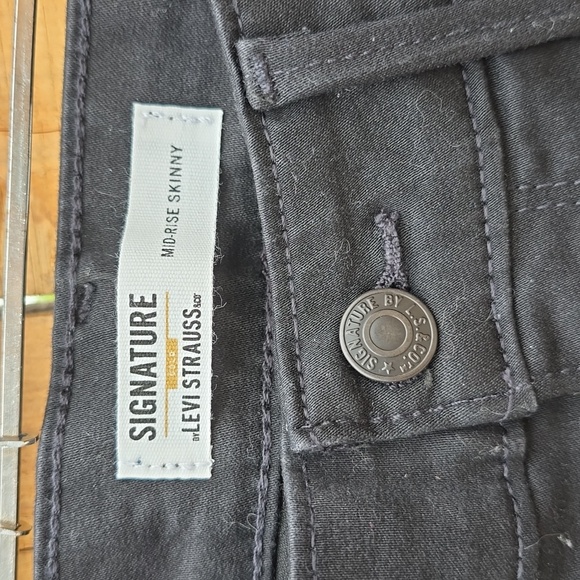 Signature Gold Levi Strauss Black Mid Rise Skinny Jeans 10S ** - Picture 4 of 7
